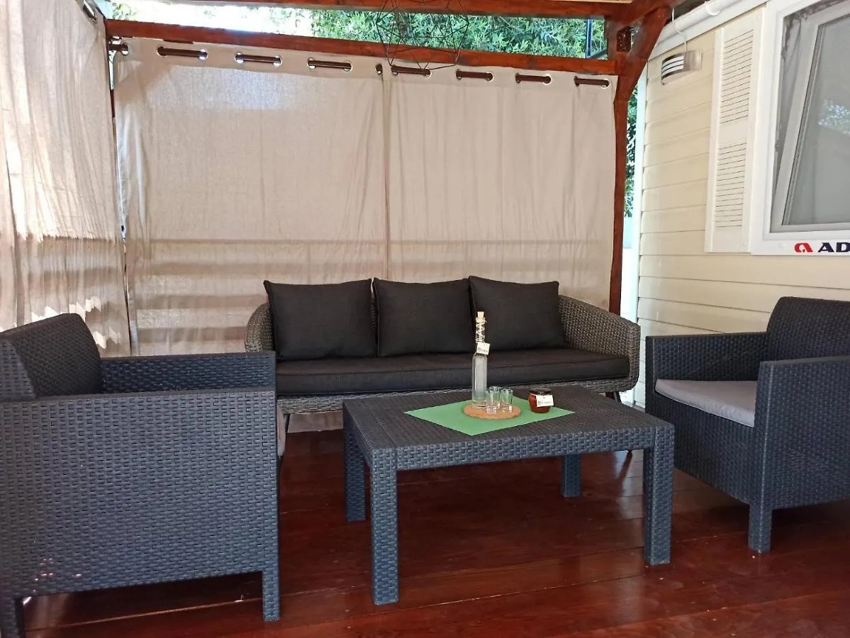 Mobile Home Laurus Biograd Na Moru Kemp