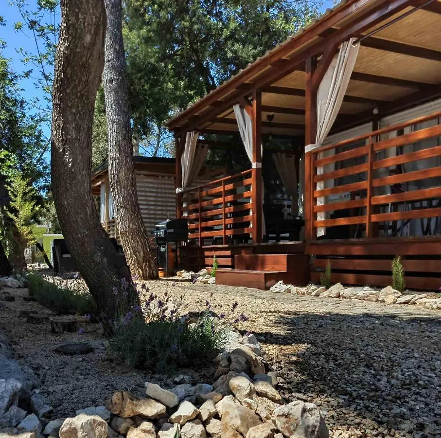 Mobile Home Laurus Biograd Na Moru