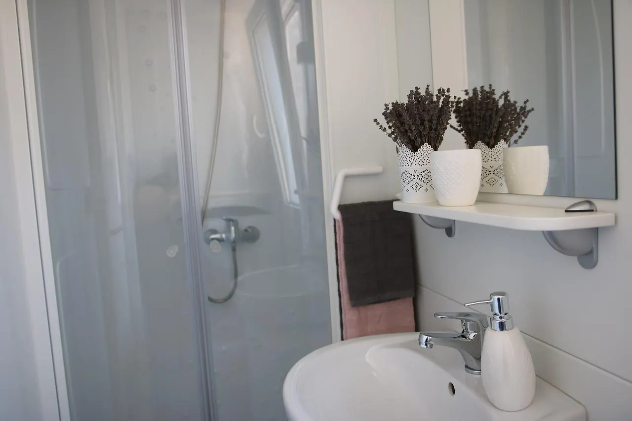 Mobile Home Laurus Biograd Na Moru Kemp