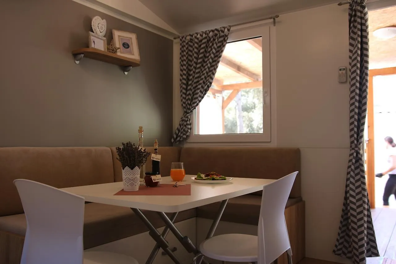 Mobile Home Laurus Biograd Na Moru